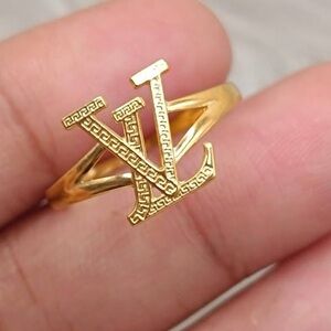 REAL 18K SAUDI GOLD LIGHT WEIGHY RING 7